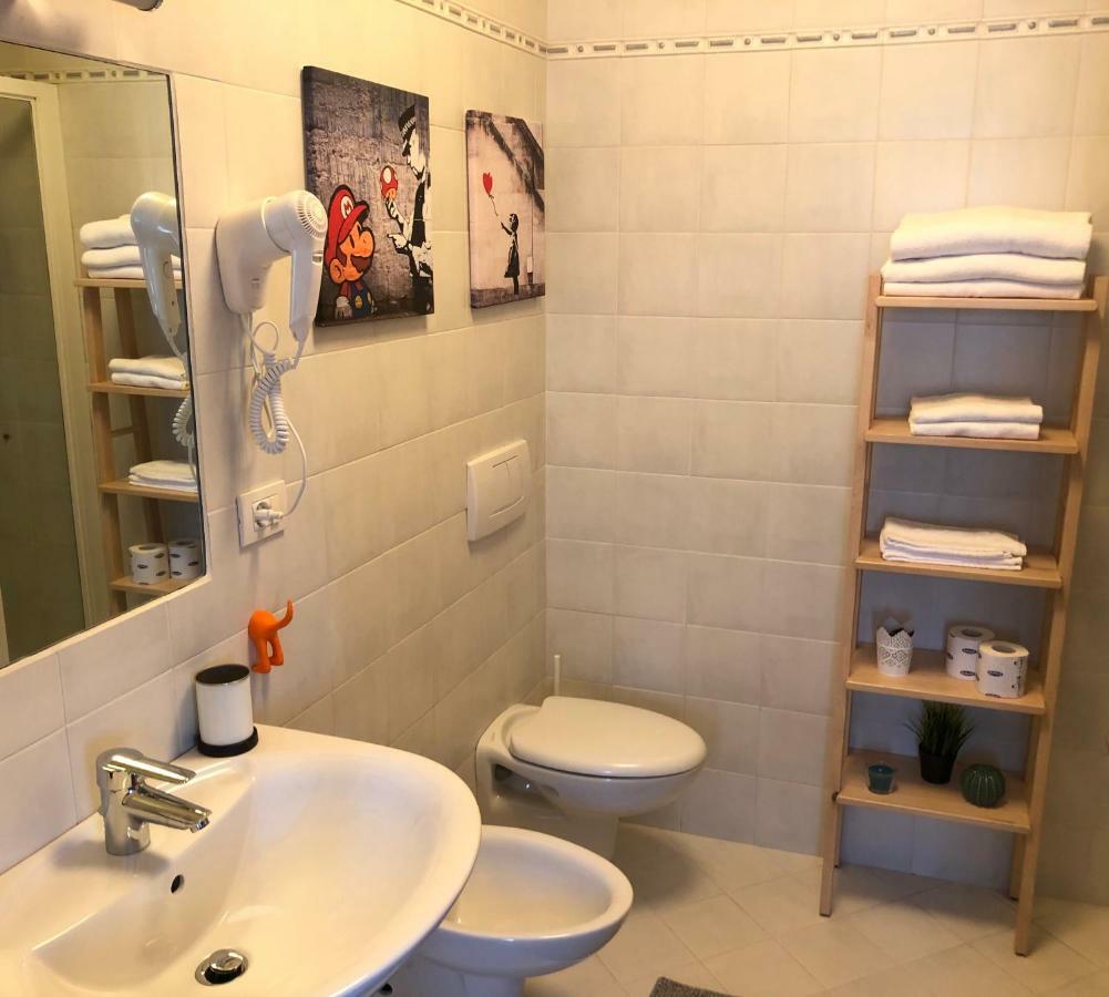 Irides Rooms A Un Passo Dai Parchi Divertimento Lazise Luaran gambar