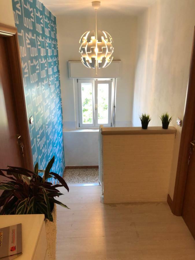 Irides Rooms A Un Passo Dai Parchi Divertimento Lazise Luaran gambar