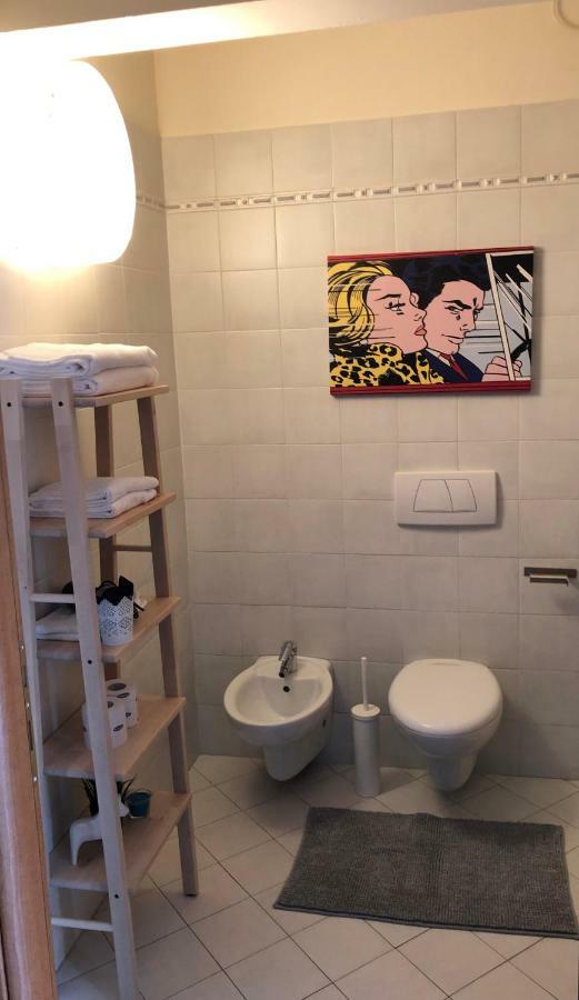 Irides Rooms A Un Passo Dai Parchi Divertimento Lazise Luaran gambar