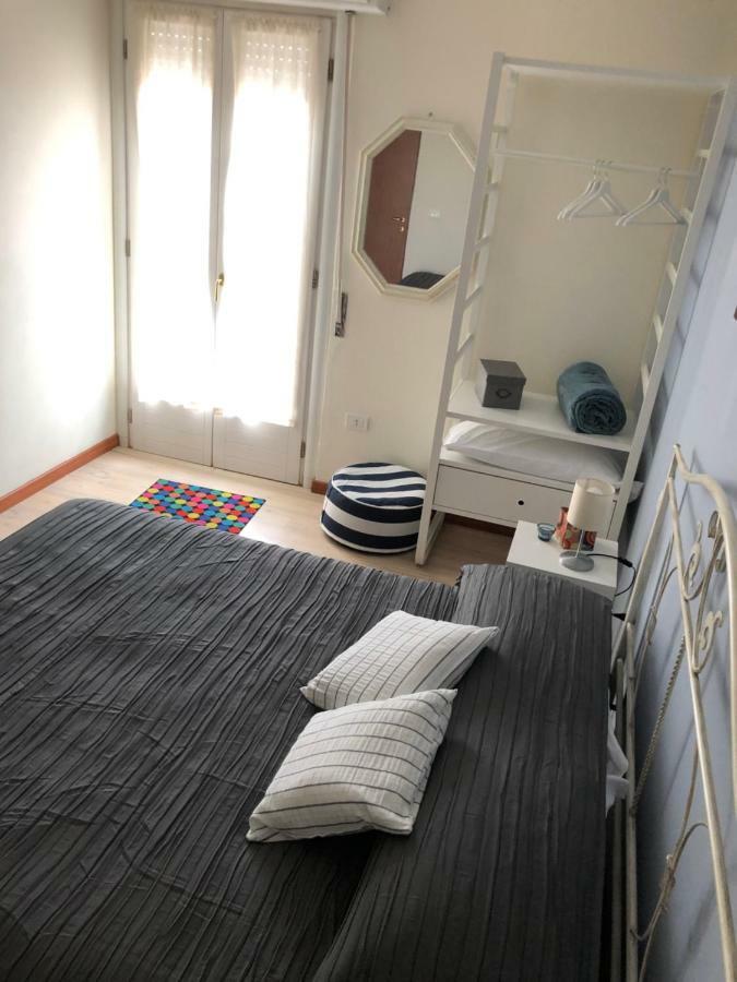 Irides Rooms A Un Passo Dai Parchi Divertimento Lazise Luaran gambar